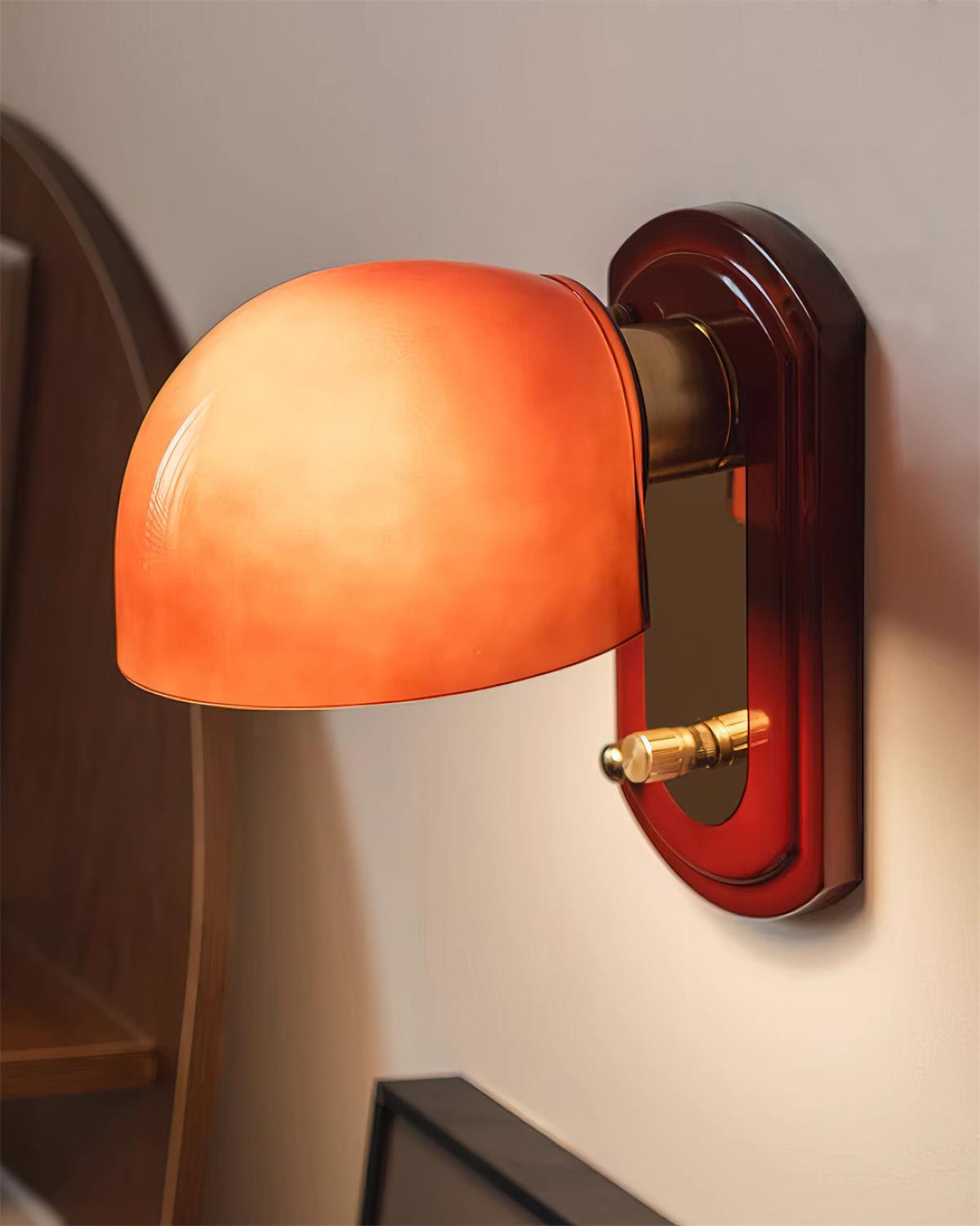 Lámpara de Pared Lolita con Pantalla en Cúpula y Acabado Brillante – Ideal para Ambientes Elegantes 7