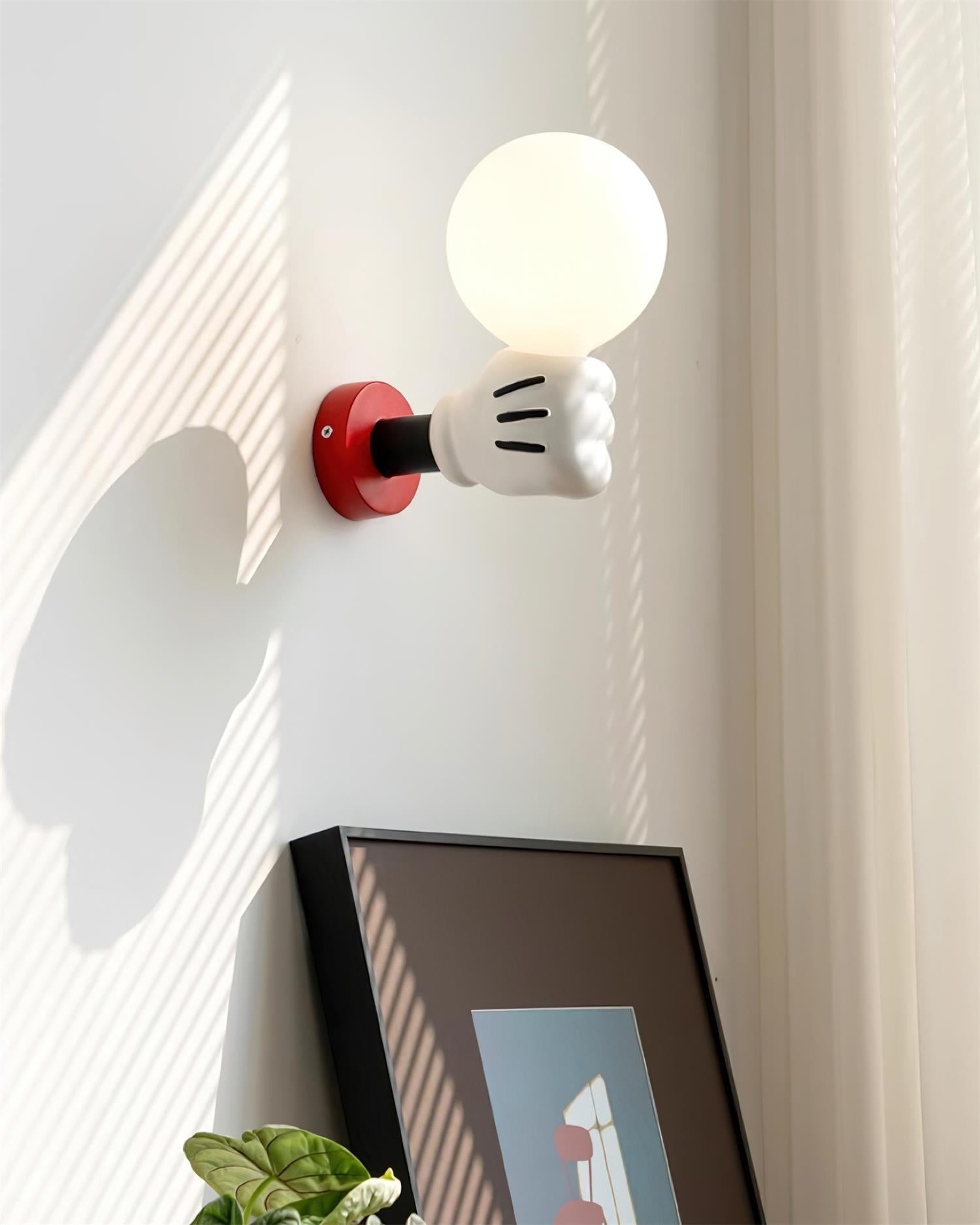 Lámpara de Pared Mickey con Diseño de Guante – Color Rojo y Blanco, Ideal para Habitaciones Infantiles 3