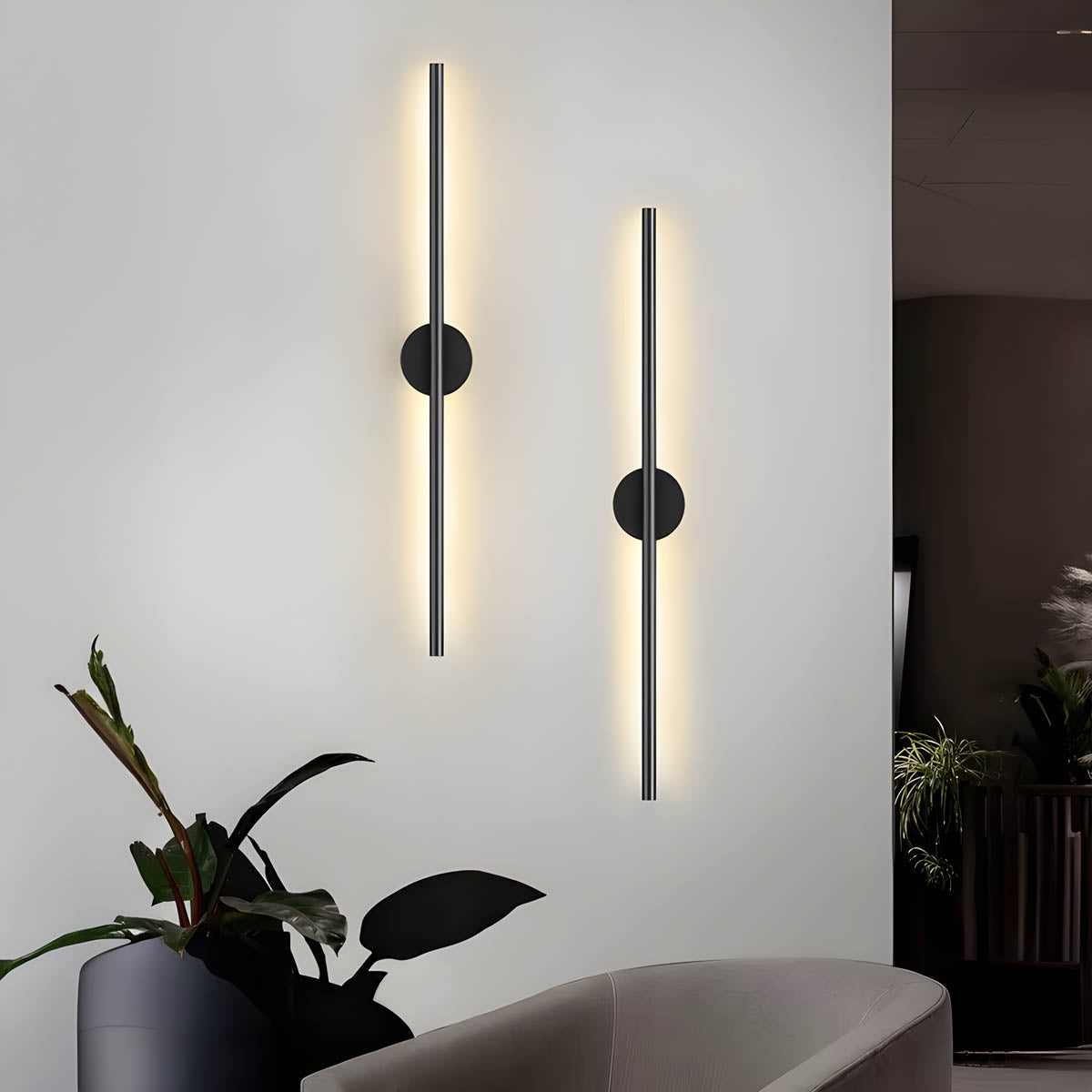 Lámpara de Pared Moderna Lance en Aluminio y Silicona, Aplique Pared Elegante para Iluminación Interior, Tamaños Disponibles 23.6 a 47 1