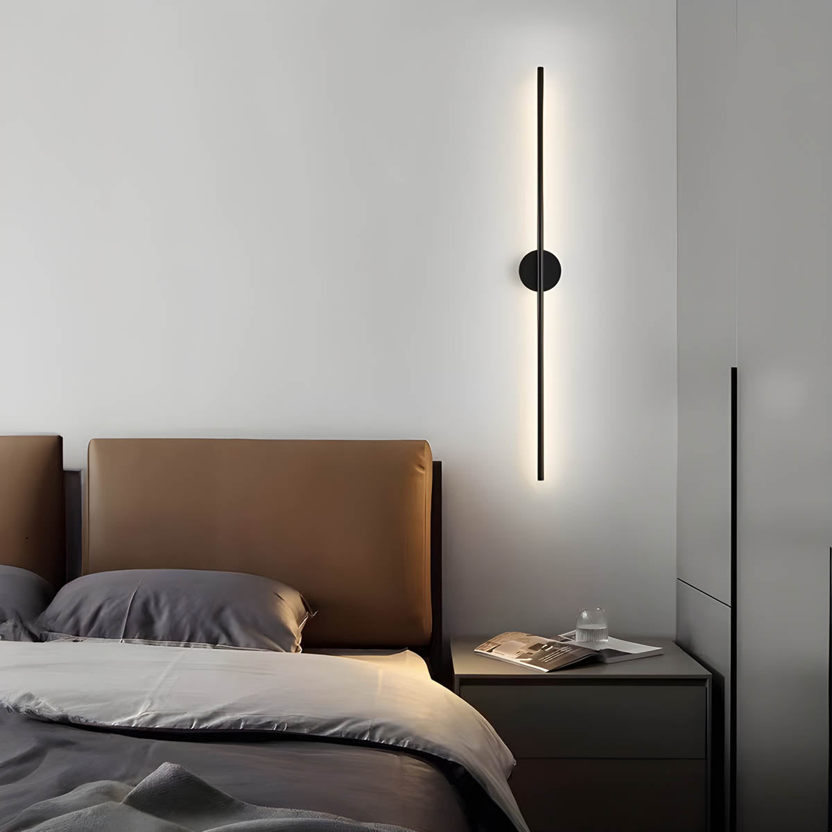 Lámpara de Pared Moderna Lance en Aluminio y Silicona, Aplique Pared Elegante para Iluminación Interior, Tamaños Disponibles 23.6 a 47 5