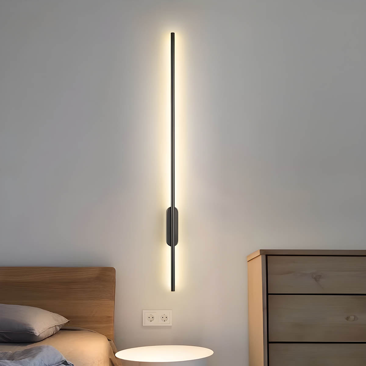 Lámpara de Pared Moderna Lance en Aluminio y Silicona, Aplique Pared Elegante para Iluminación Interior, Tamaños Disponibles 23.6 a 47 7