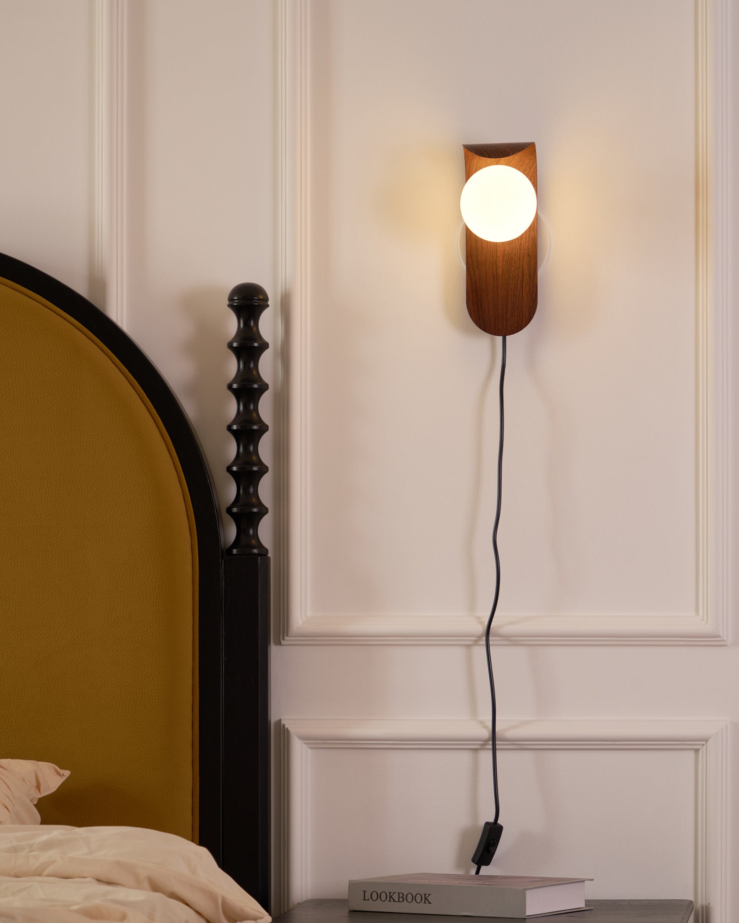 Lámpara de Pared Moderna con Base de Madera y Globo Acrílico - Acabados en Color Madera y Nogal 8