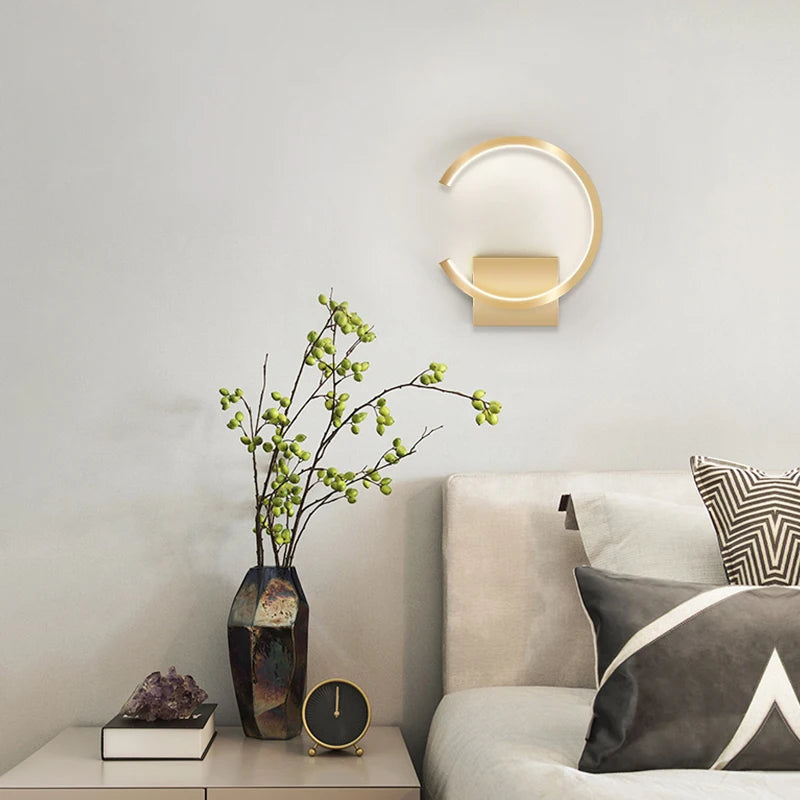 Lámpara de Pared Nórdica Moderna con Luz Cálida y Diseño Escandinavo – Aplique Pared de Metal y Vidrio 1