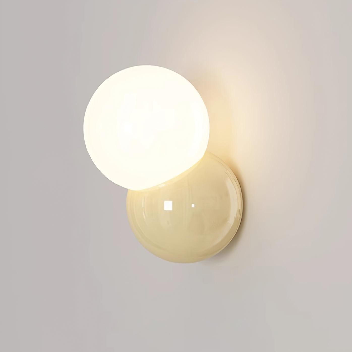 Lámpara de Pared Orbital de Metal y Acrílico – Estilo Elegante para Dormitorio 2