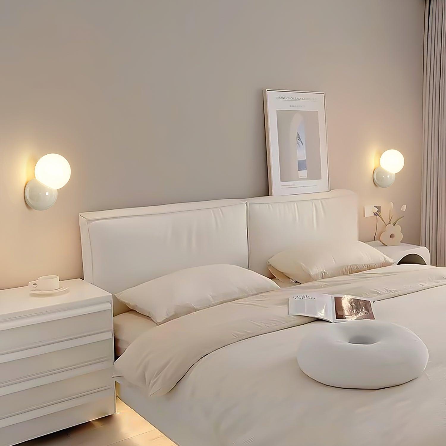 Lámpara de Pared Orbital de Metal y Acrílico – Estilo Elegante para Dormitorio 6