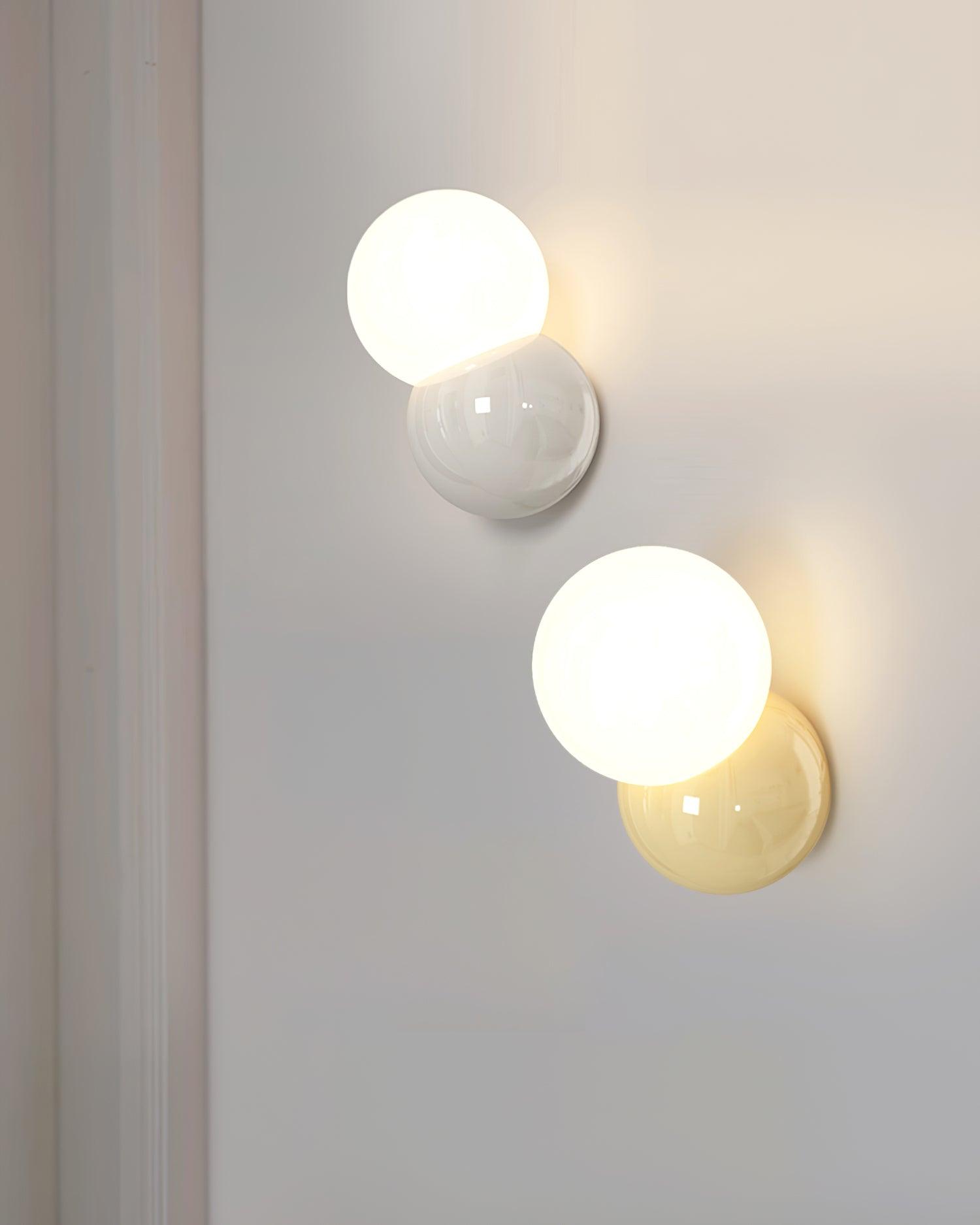 Lámpara de Pared Orbital de Metal y Acrílico – Estilo Elegante para Dormitorio 7