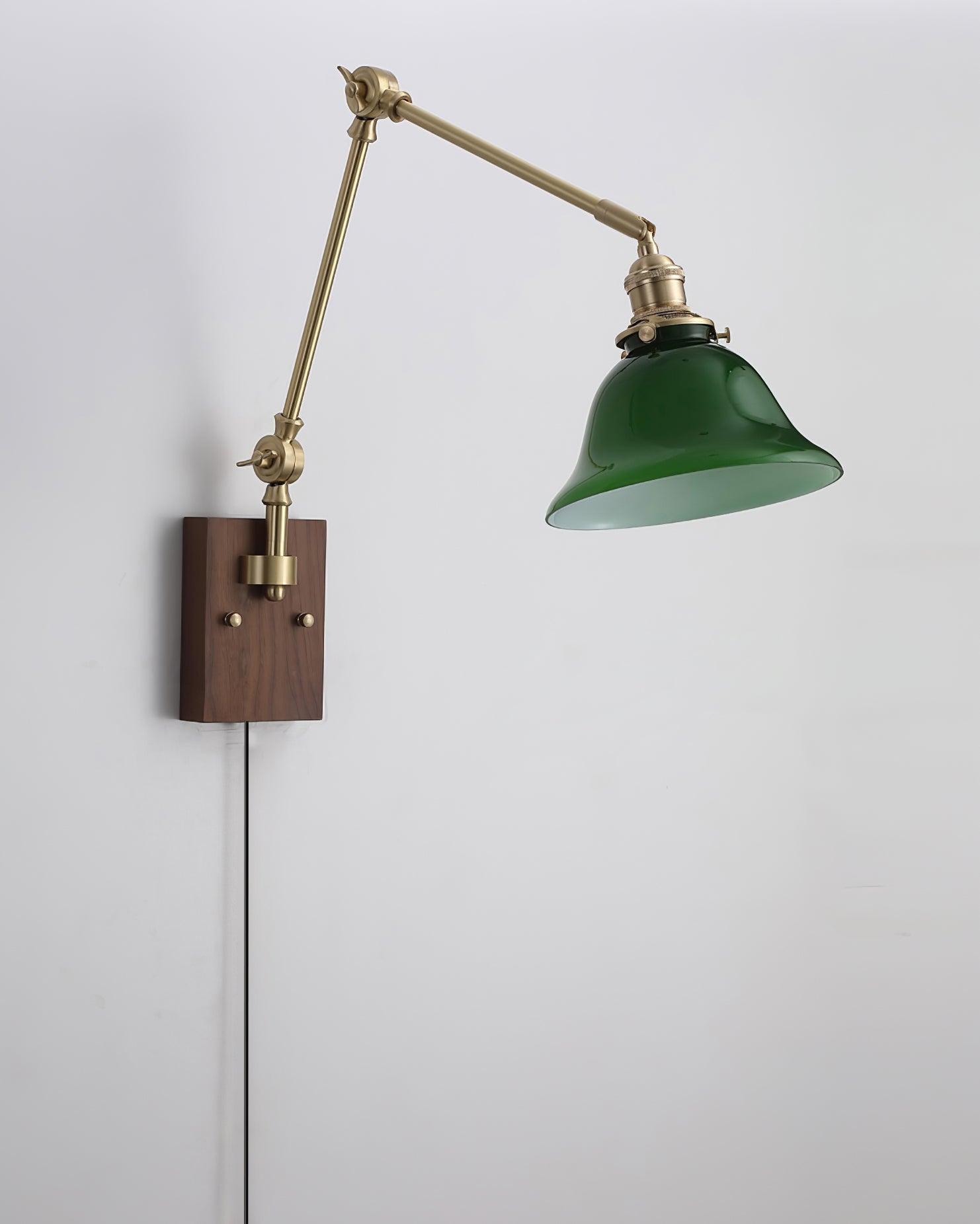 Lámpara de Pared con Brazo Oscilante de Estilo Clásico en Latón y Vidrio Verde o Blanco 4