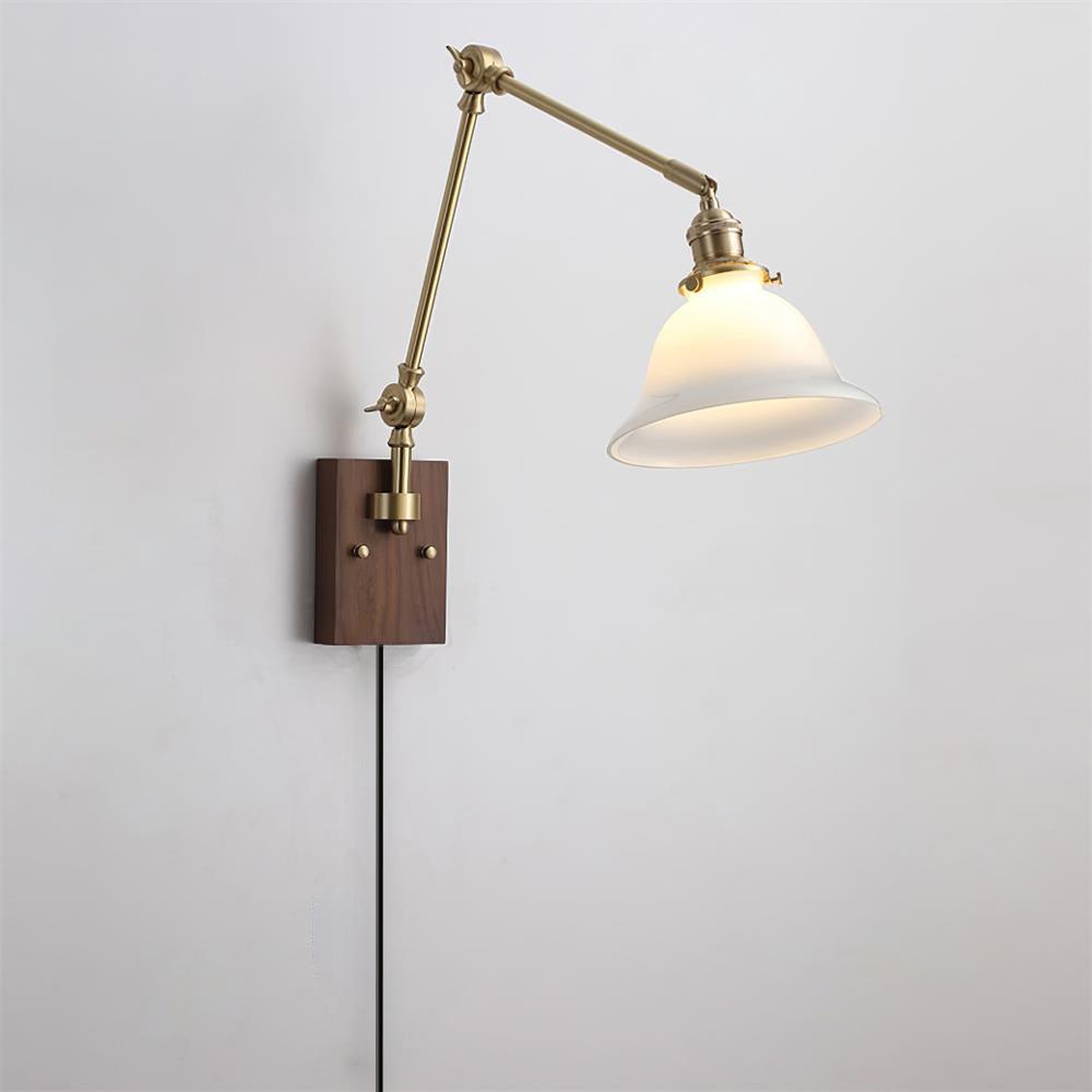 Lámpara de Pared con Brazo Oscilante de Estilo Clásico en Latón y Vidrio Verde o Blanco 9
