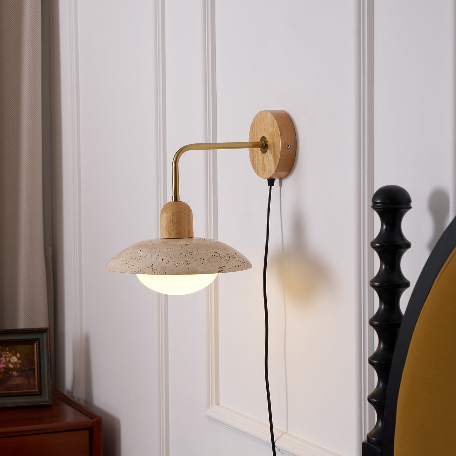 Lámpara de Pared de Diseño Moderno con Pantalla de Travertino Amarillo y Base de Madera 4