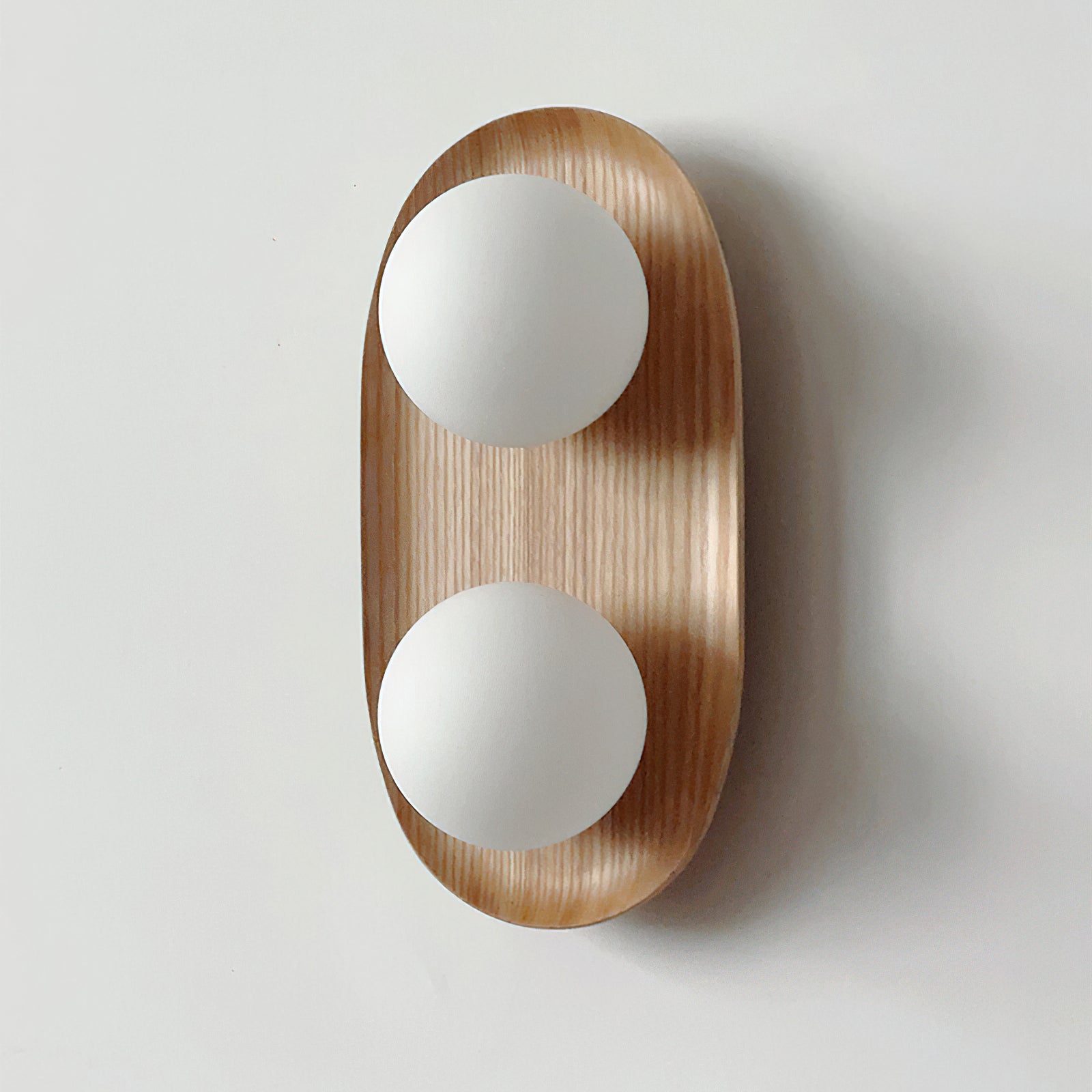 Lámpara de Pared de Madera Ovalada con Esferas de Vidrio Esmerilado – Estilo Retro 7