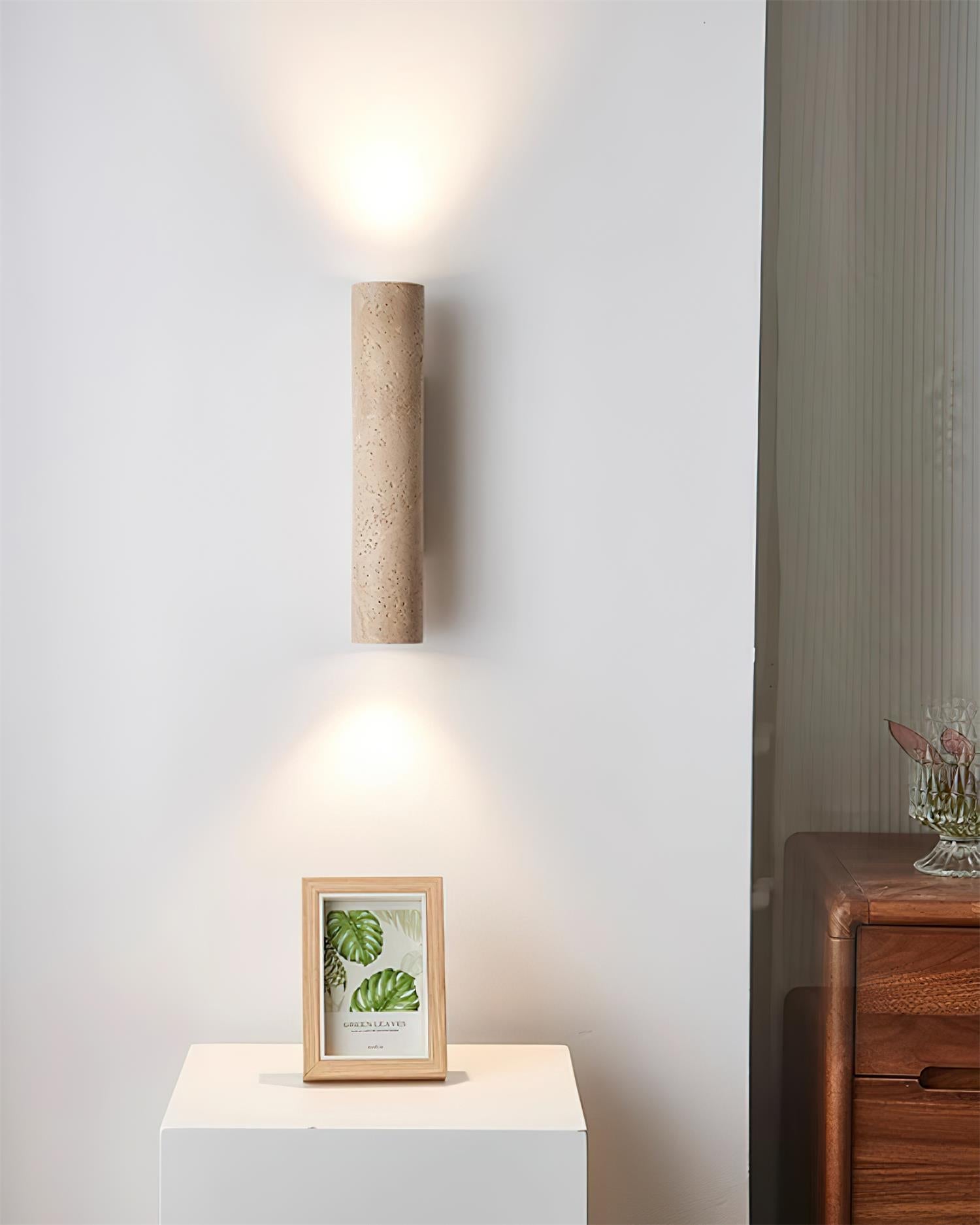 Lámpara de Pared de Travertino Beige con Base de Madera – Diseño Minimalista y Elegante 5