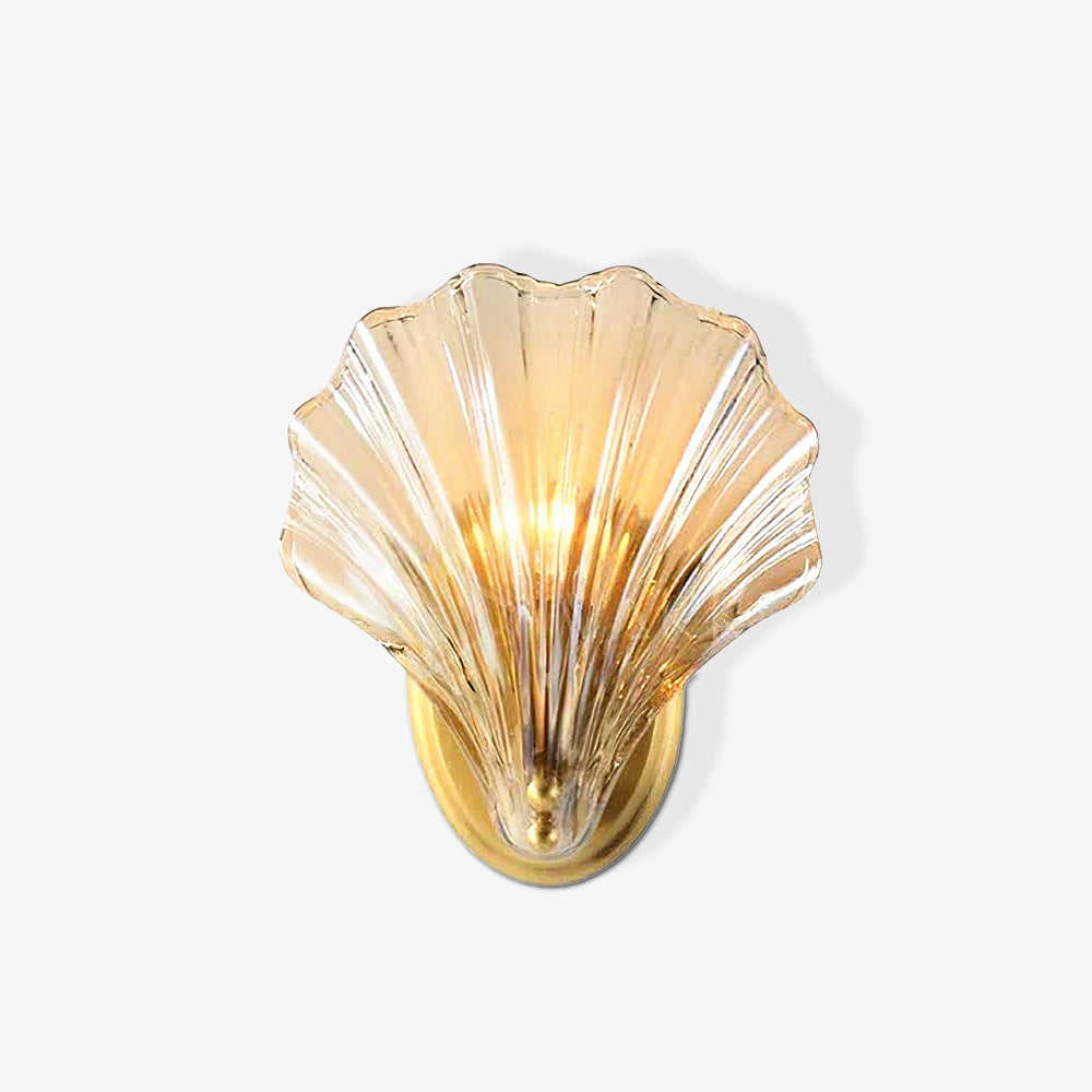 Lámpara de Pared en Forma de Concha de Bronce y Vidrio – Iluminación Náutica Elegante 1