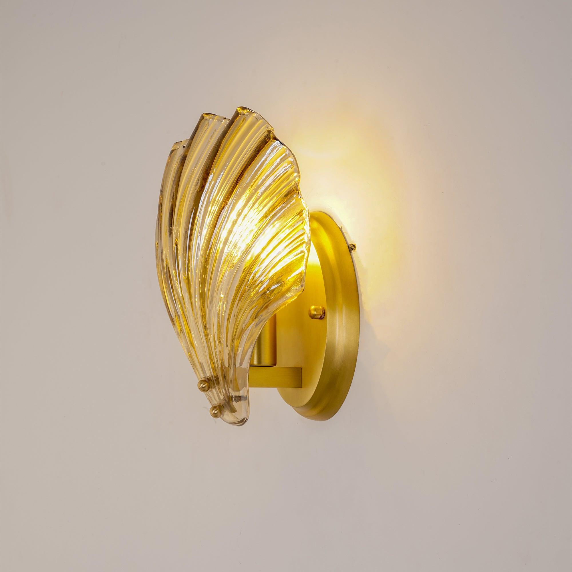 Lámpara de Pared en Forma de Concha de Bronce y Vidrio – Iluminación Náutica Elegante 5
