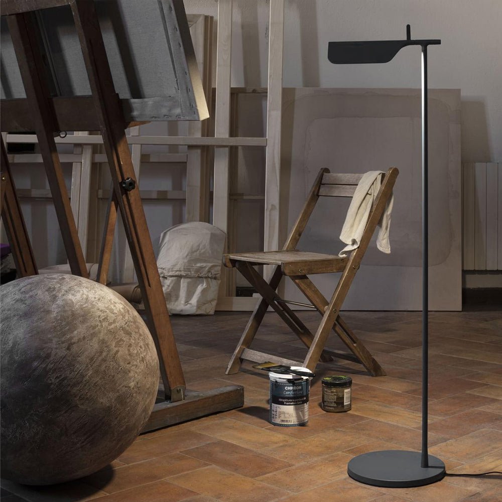 Firno - Lámpara de Pie Ajustable con LED Integrado y Base Estable – Ideal para Hogar y Oficina