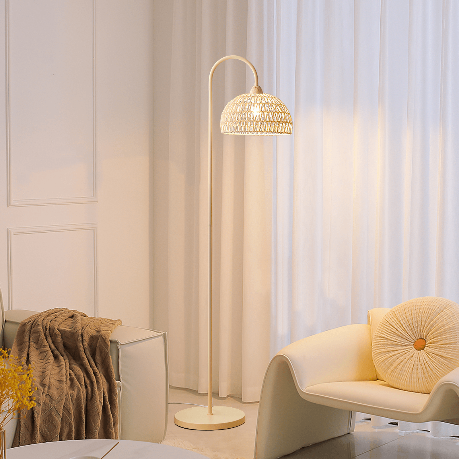 Lámpara de Pie Arco de Ratán Beige con Diseño Elegante y Moderno 5