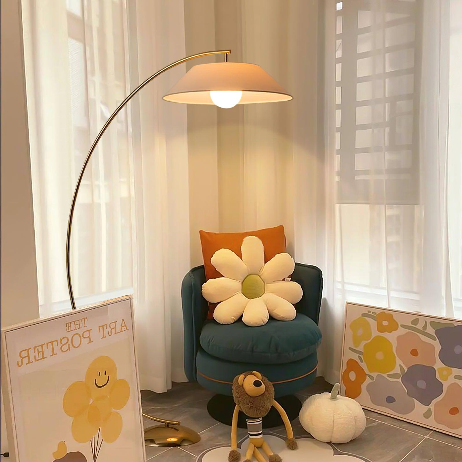 Lámpara de Pie Clásica con Pantalla de Lino Blanca y Acabado Dorado – Ideal para Interiores Modernos y Tradicionales 2