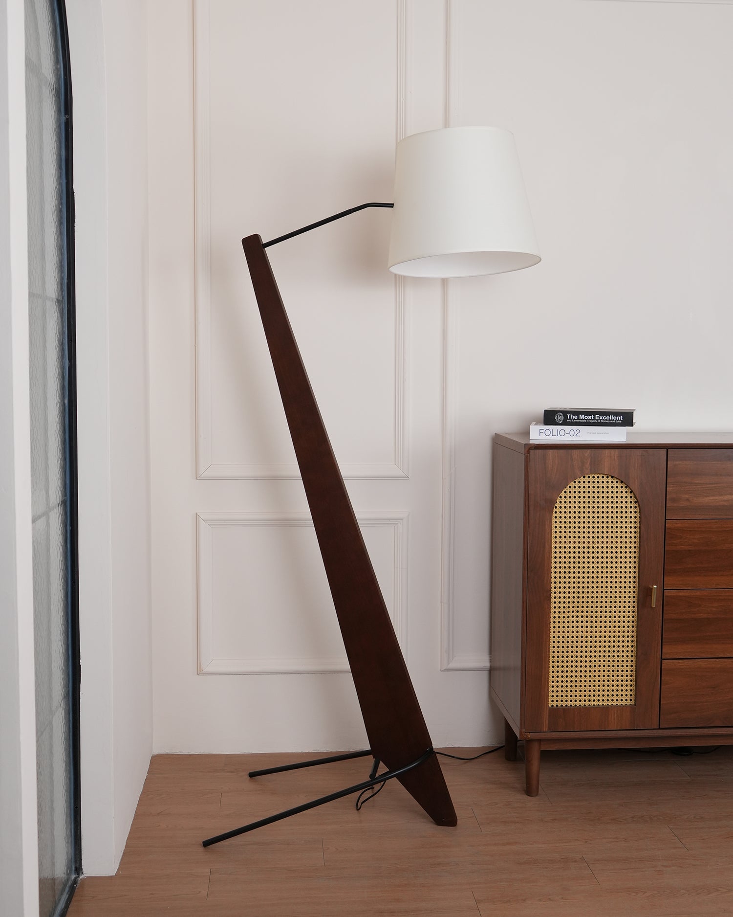 Lámpara de Pie Grande de Madera con Diseño Moderno para Salón – Iluminación Elegante y Funcional, 180 cm 6