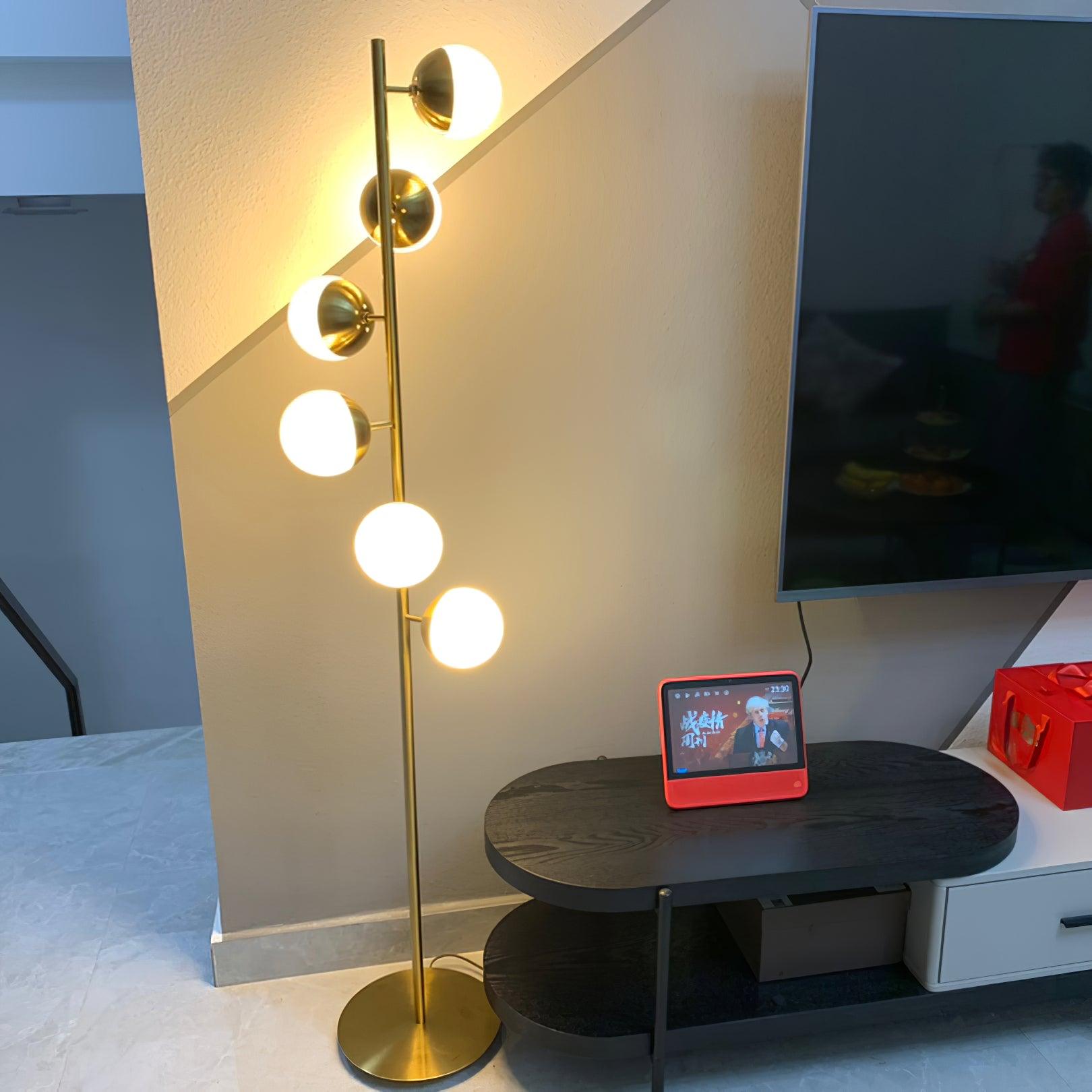 Lámpara de Pie LED Estilo Árbol con Pantallas de Vidrio Blanco y Base Dorada 7
