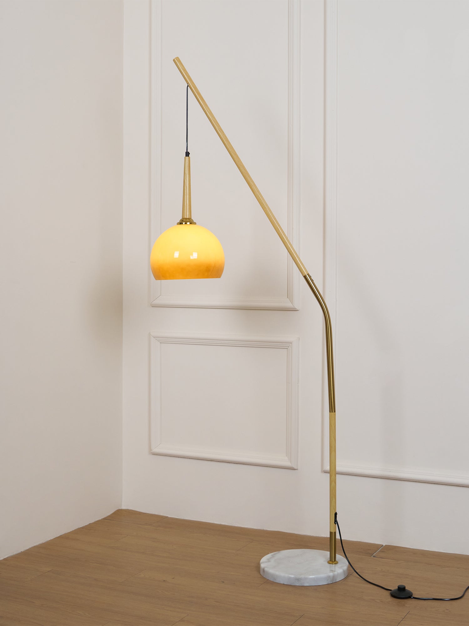 Lámpara de Pie LED Moderna de Mármol y Hierro con Pantalla Naranja para Salón - Diseño Elegante y Funcional 6