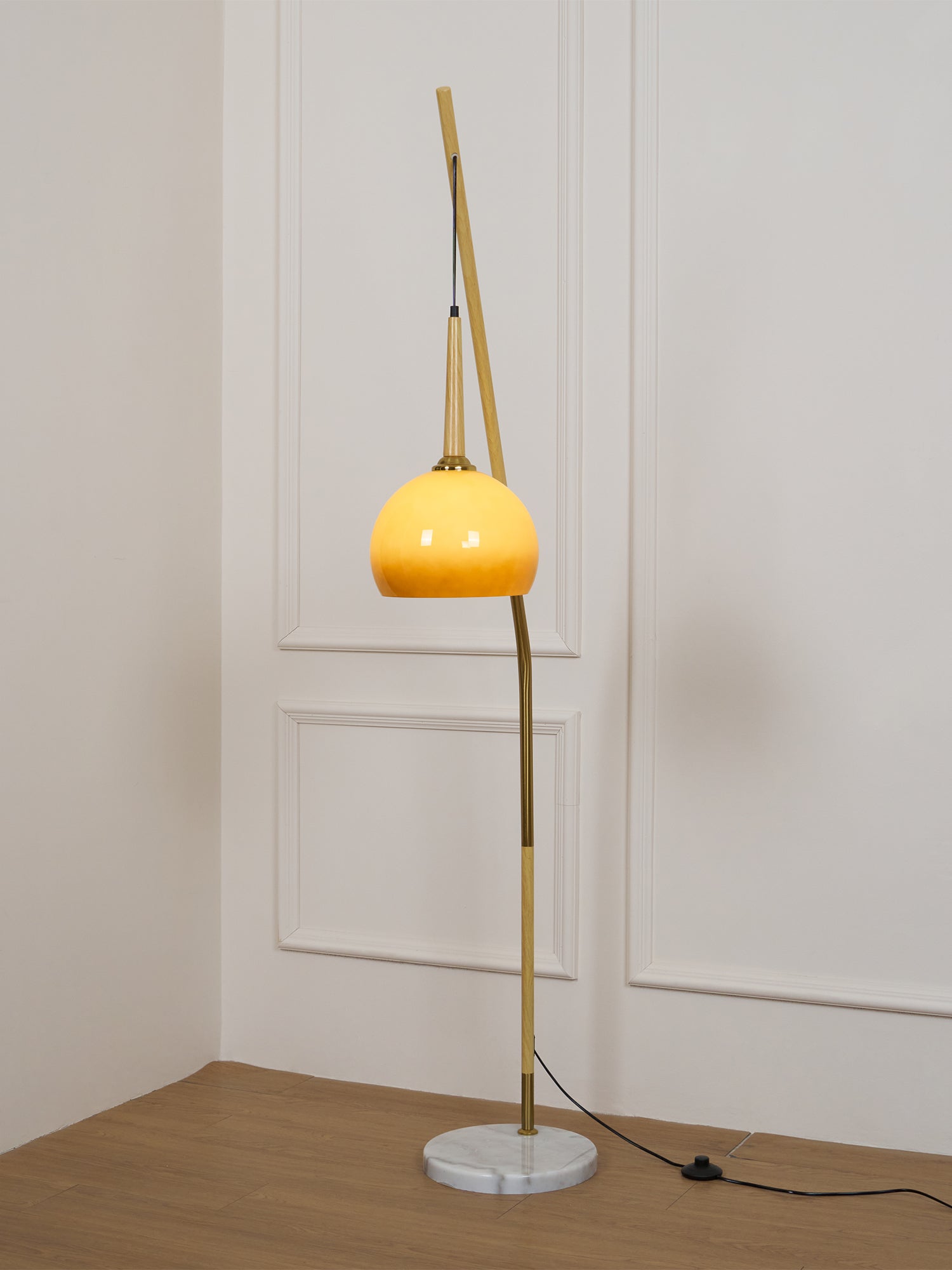 Lámpara de Pie LED Moderna de Mármol y Hierro con Pantalla Naranja para Salón - Diseño Elegante y Funcional 8