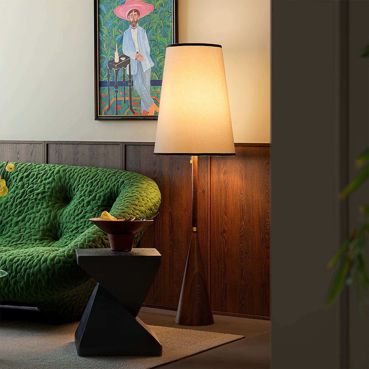 Lámpara de Pie Mezzo con Base de Madera y Pantalla de Tela – Iluminación Interior Elegante 5