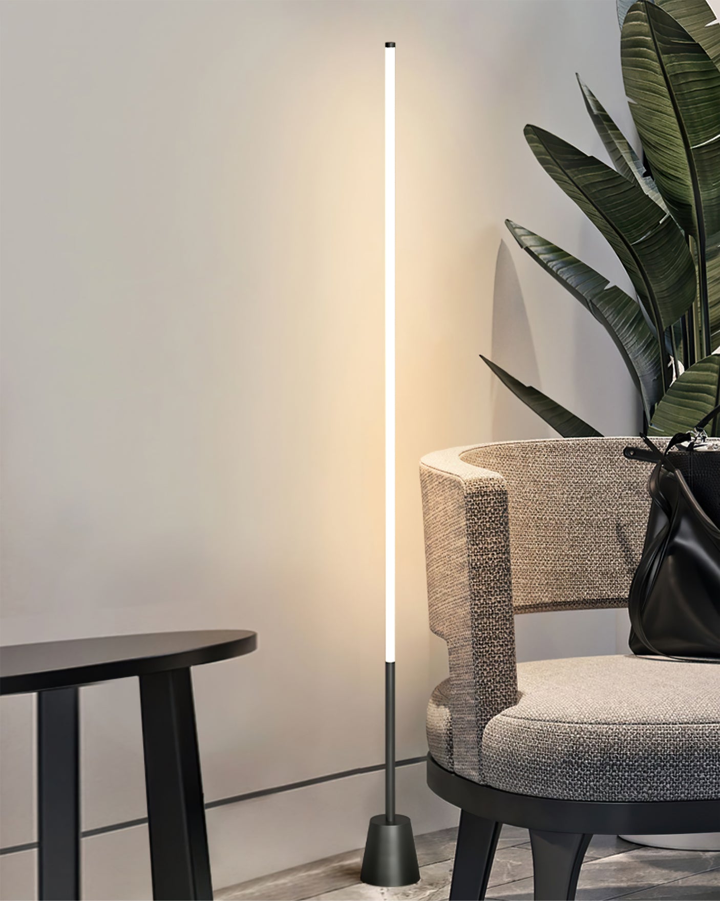 Lámpara de Pie Moderna Negra Dimmable con Control Remoto y Diseño Minimalista para Salón y Hogar 3