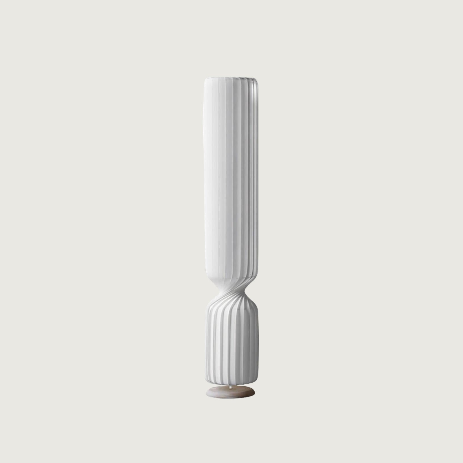 Lámpara de Pie Moderna Twist con Diseño Asimétrico y Luz LED Integrada 10