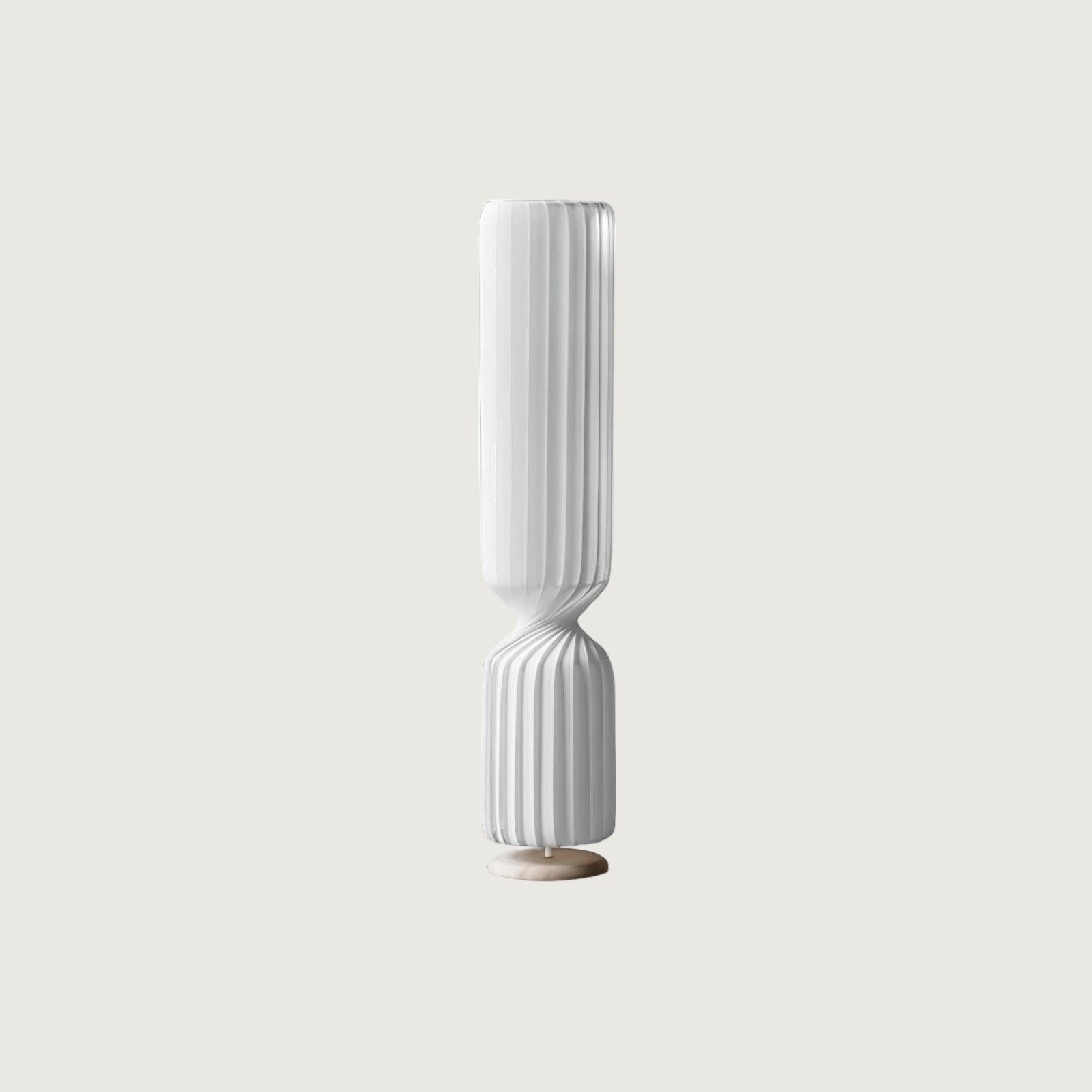 Lámpara de Pie Moderna Twist con Diseño Asimétrico y Luz LED Integrada 9