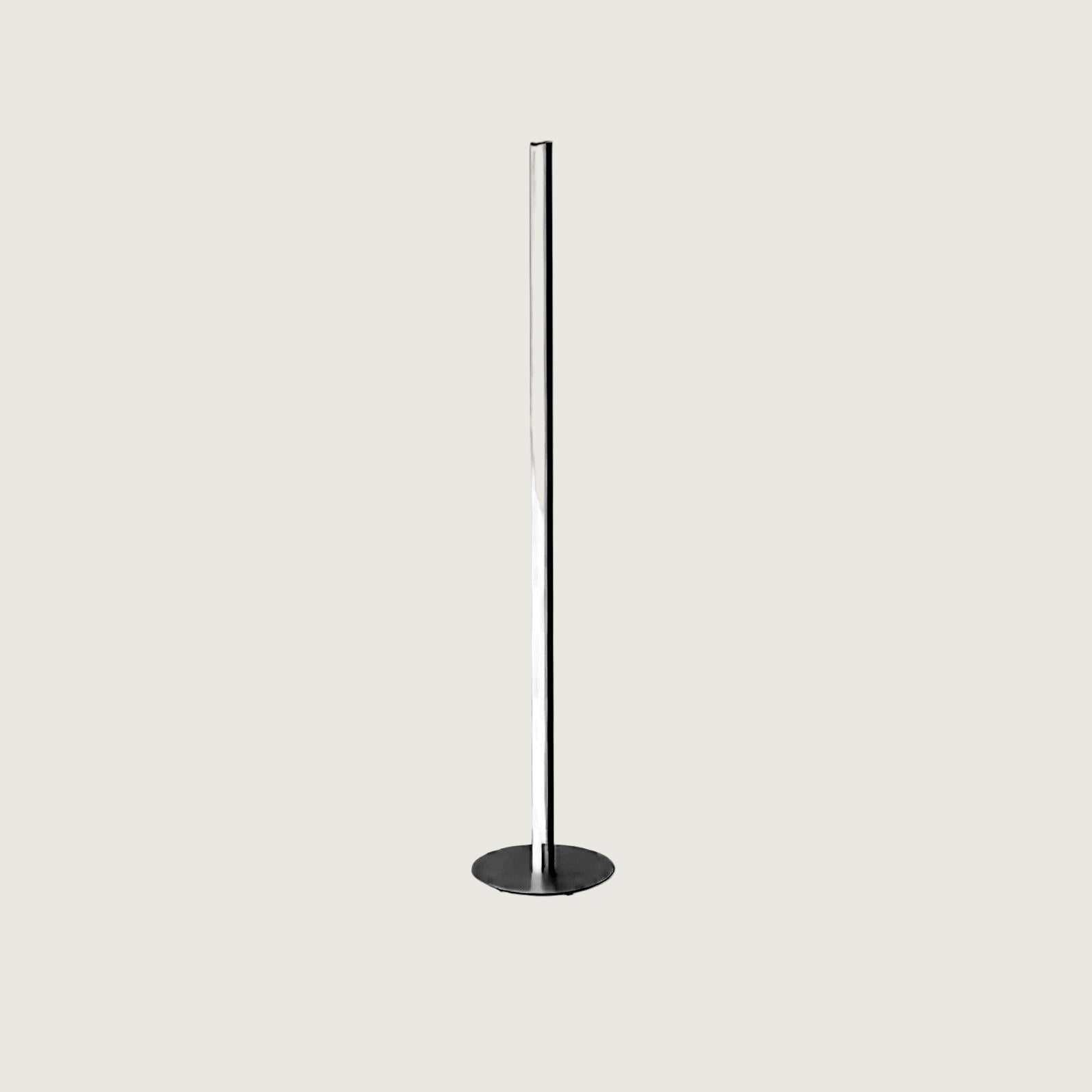 Lámpara de Pie Moderna con Luz LED Integrada y Diseño Geométrico - Acabados en Oro y Negro 9