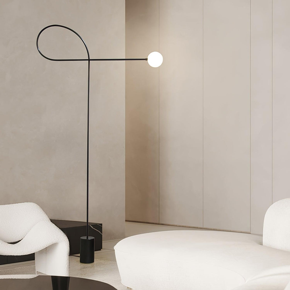 Syric - Lámpara de Pie Negra con Esfera de Vidrio y Base de Metal – Diseño Minimalista para Salón y Espacios Modernos