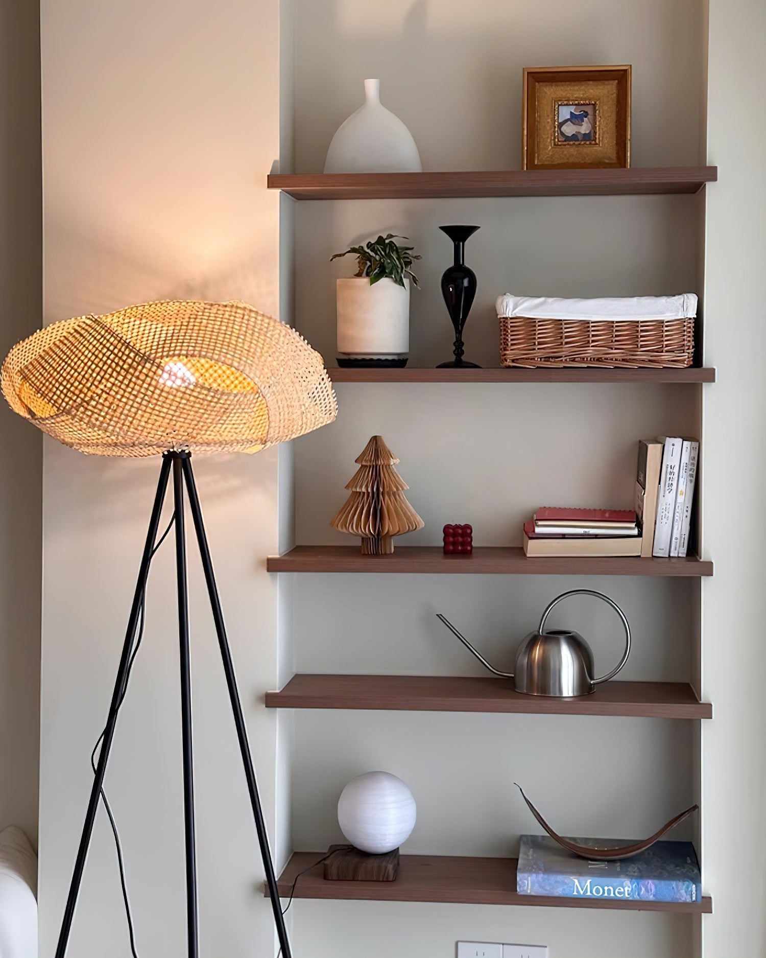 Lámpara de Pie Negra Moderna de Ratan Natural y Metal - Diseño Elegante para Salón y Habitaciones 5