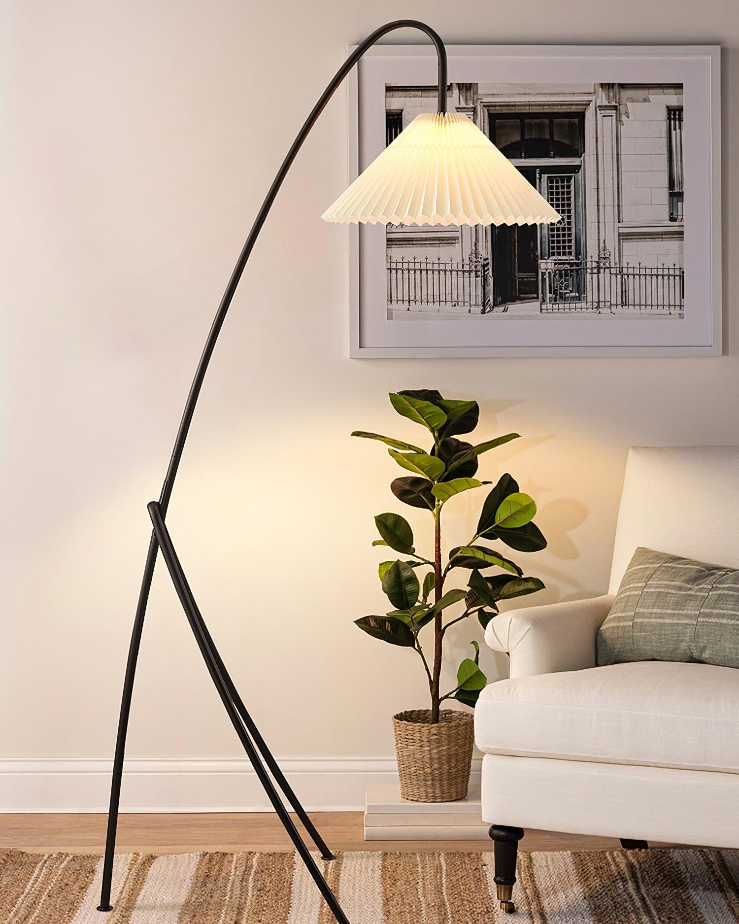 Lámpara de Pie Plisada Tove con Base Tripode – Diseño Elegante y Luz Cálida 4