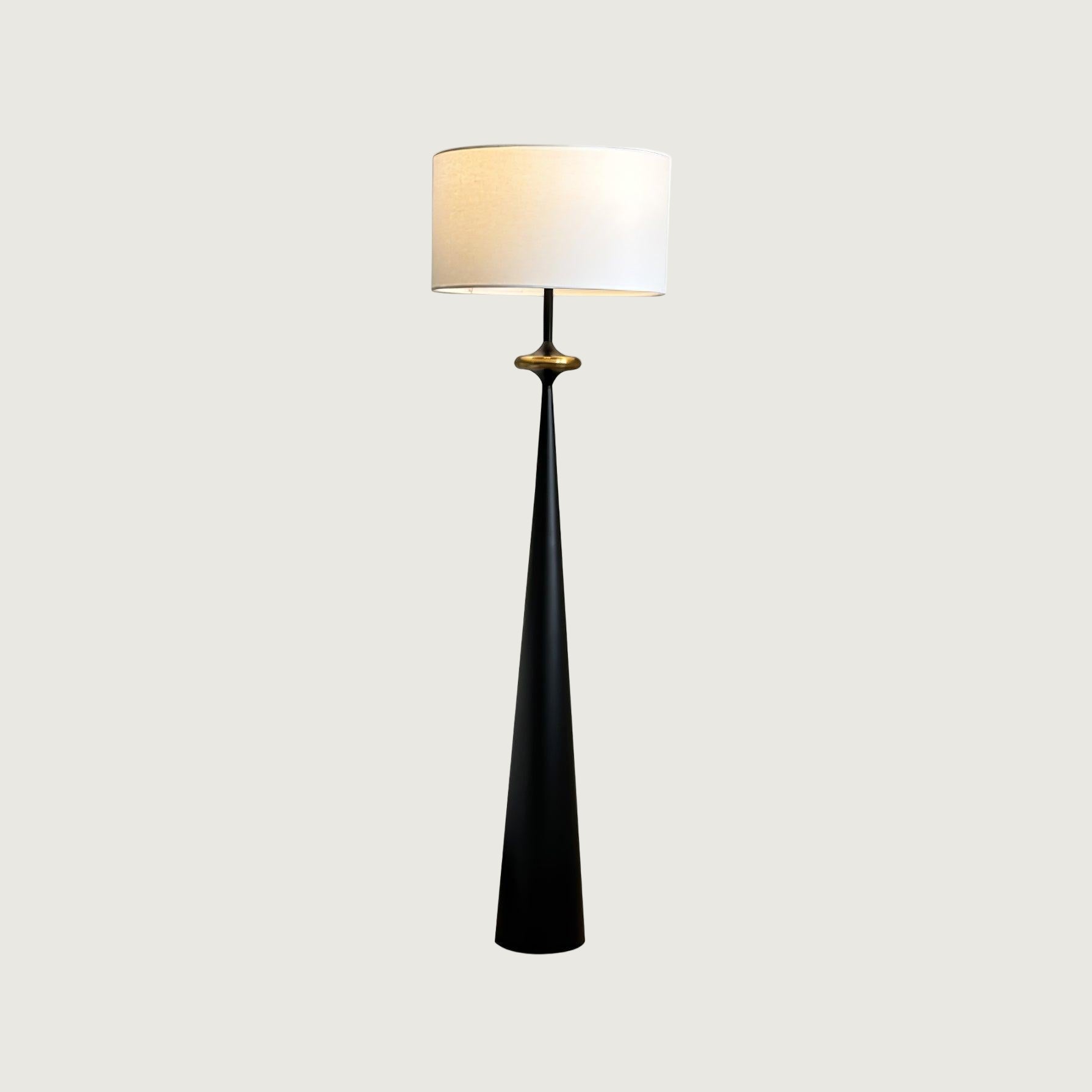 Lámpara de Pie Putney con Pantalla de Tela y Acabado Vintage – Diseño Moderno y Elegante 9