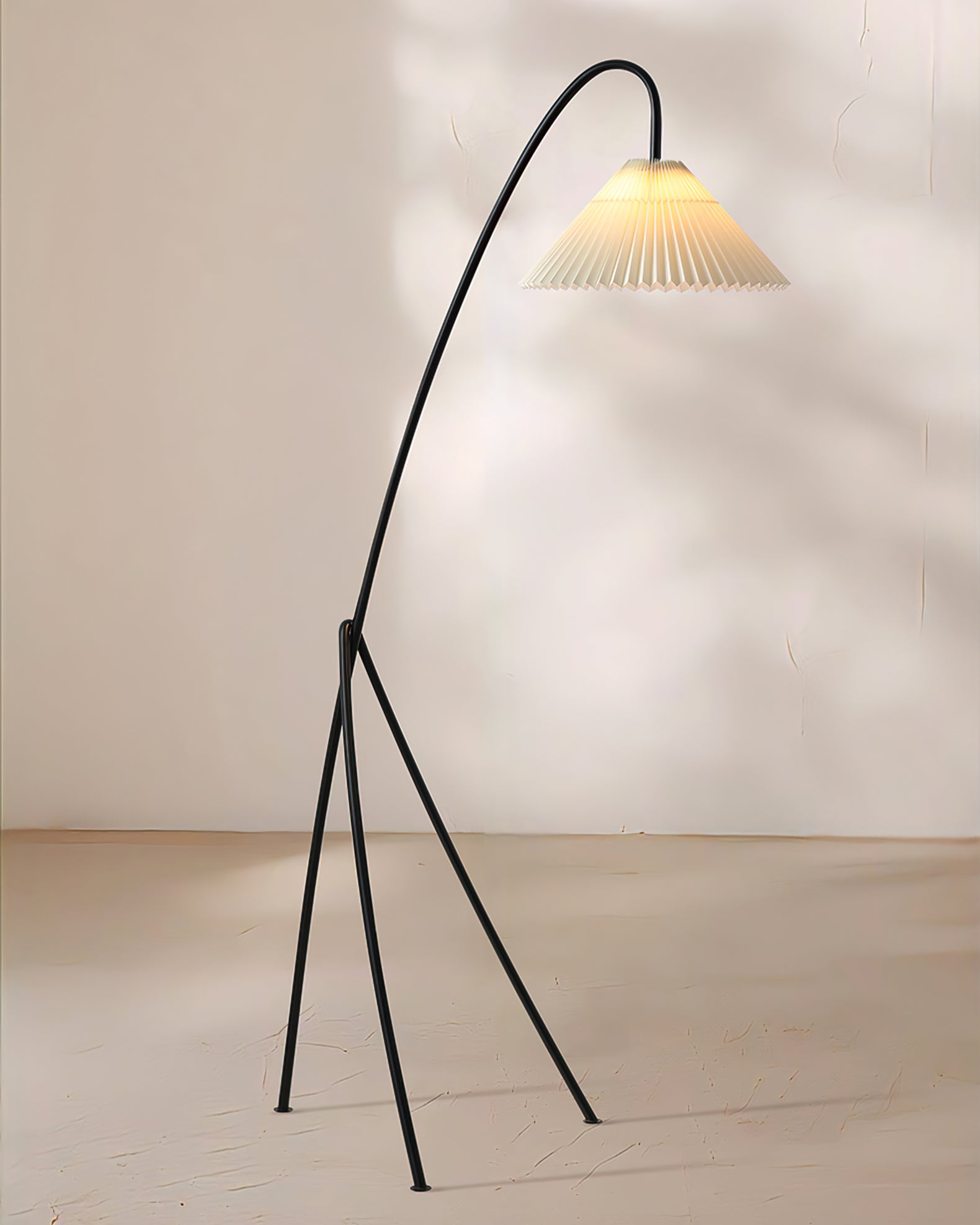Lámpara de Pie Trípode Moderna Negra con Pantalla de Tela – Ideal para Sala y Dormitorio, Estilo Elegante y Funcional 8