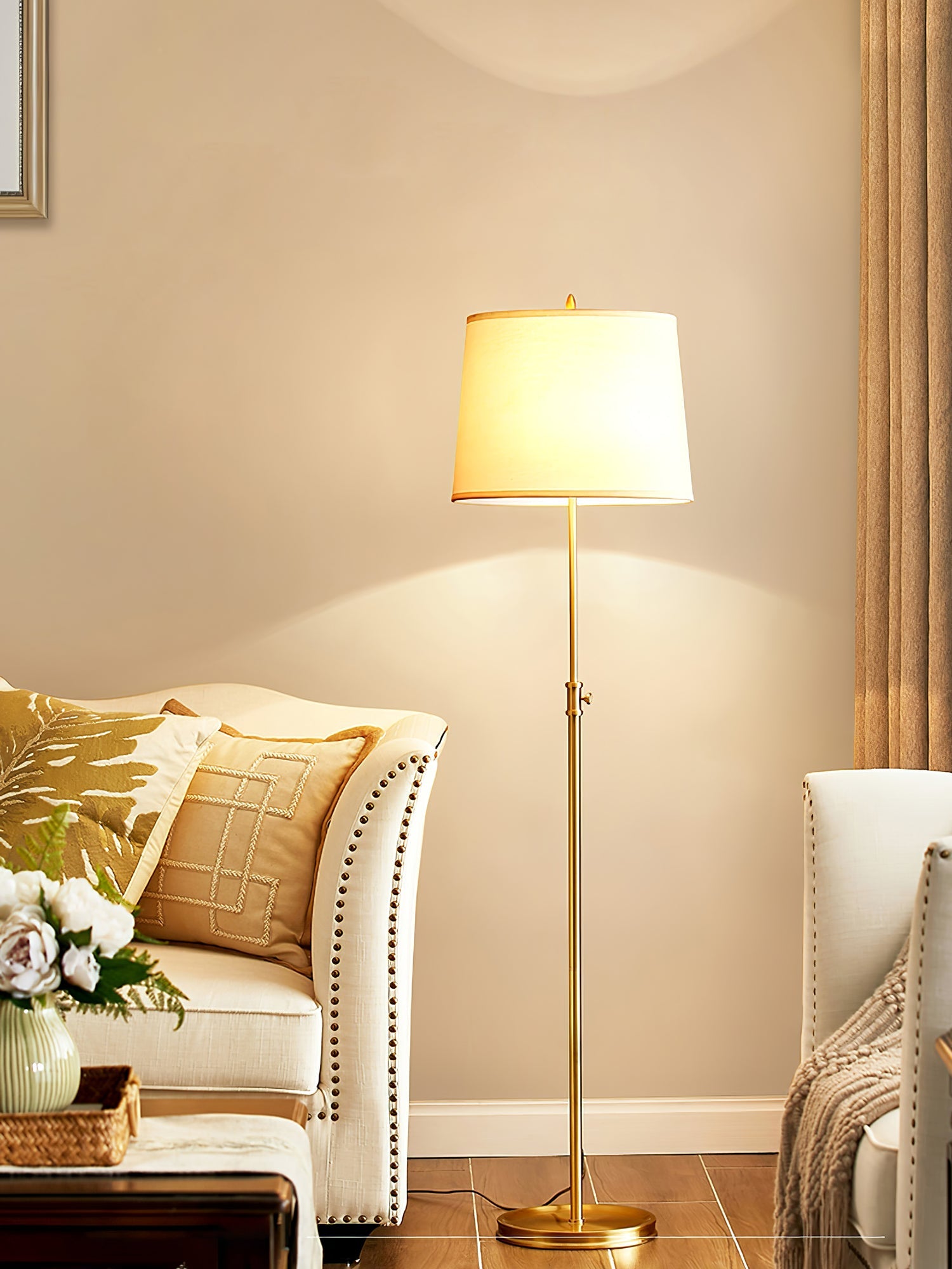 Lámpara de Pie Vintage de Bronce con Pantalla de Lino Blanco – Ideal para Salas y Oficinas 5