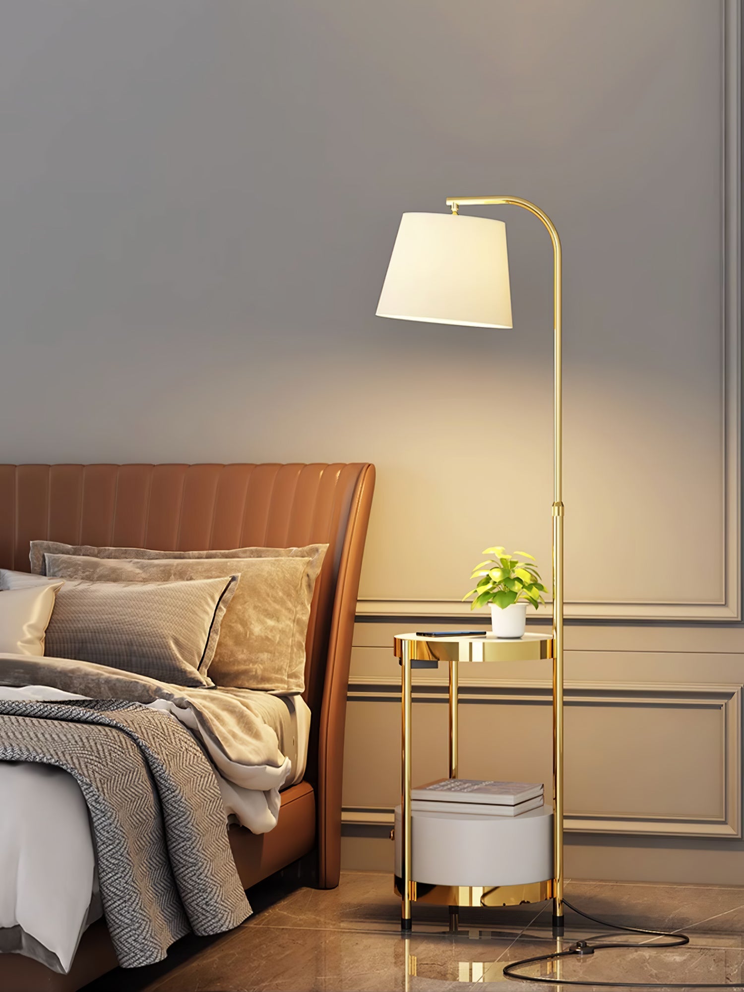 Lámpara de Pie con Mesa de Almacenamiento y Pantalla Beige – Base de Metal Dorado 7
