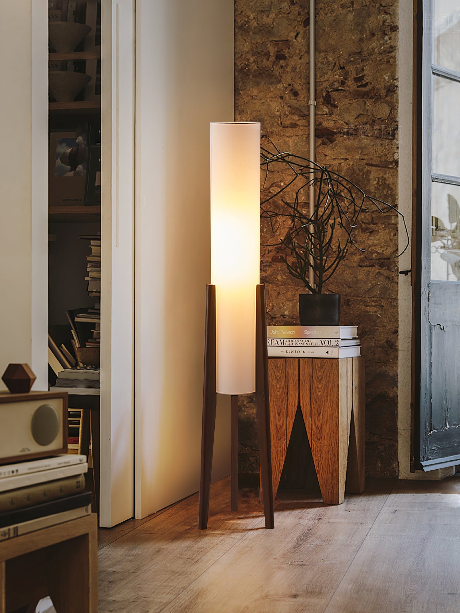 Lámpara de Suelo Zen con Base de Nogal y Pantalla de Tela – Iluminación Elegante para Interiores 6