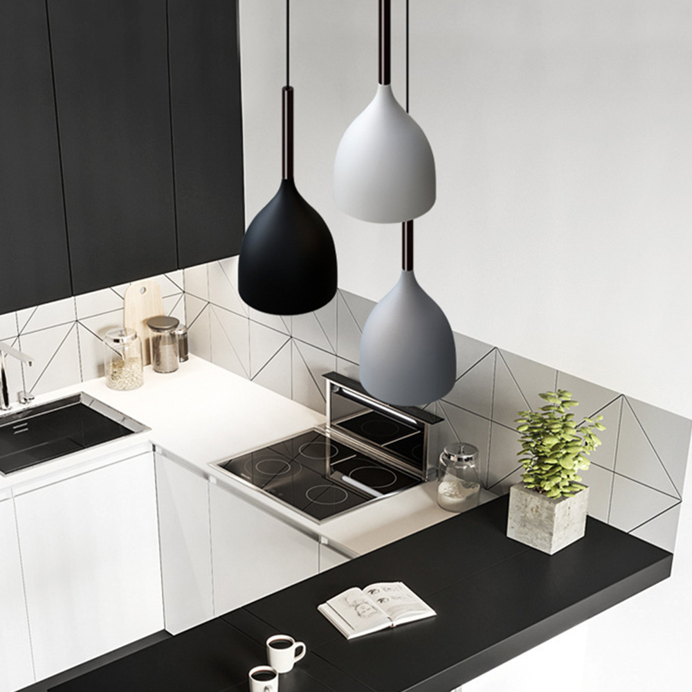 Lámpara de Techo Moderna de Metal Triple con Diseño Elegante 2