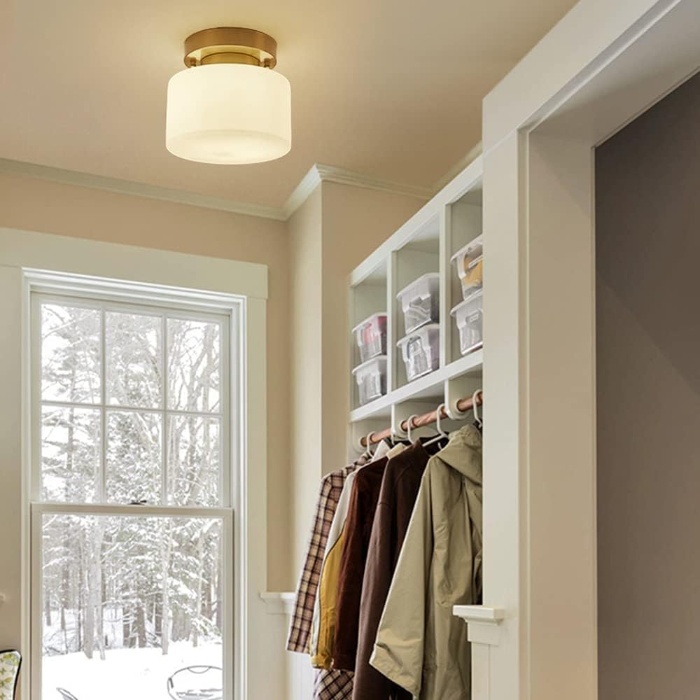 Lámpara de Techo Semi-Flush Minimalista en Latón y Blanco – Diseño Elegante y Moderno 1