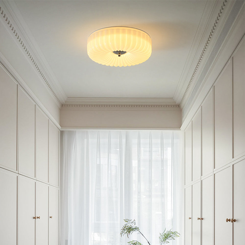 Lámpara de Techo Vintage Bauhaus de Cristal Crema con Diseño Clásico y Moderno 3