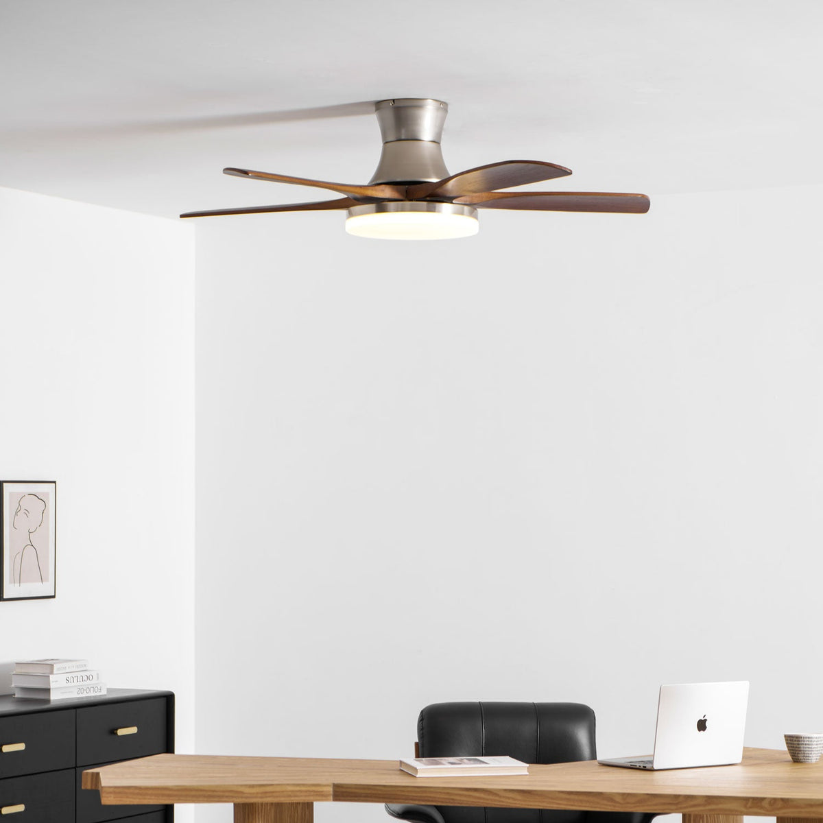 Ventilador de techo con luz Lorenta en un salón luminoso – imagen 20