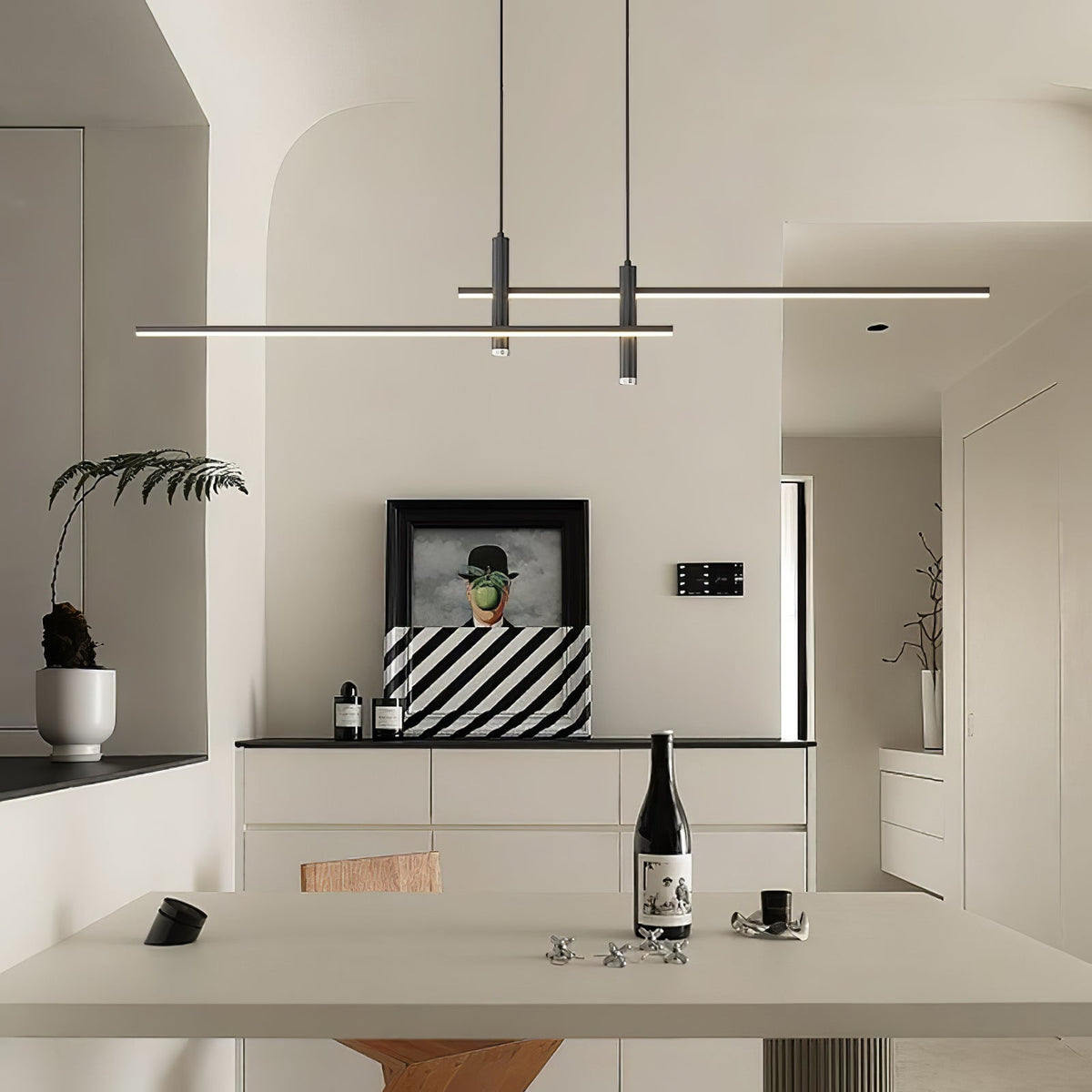 Lámpara colgante LED lineal Quilla sobre una isla de cocina – imagen 8