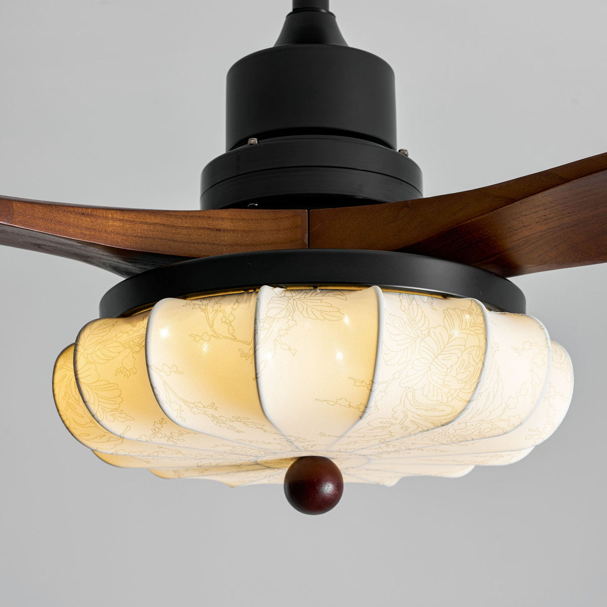 Ventilador de techo con luz Lotara en un salón acogedor – imagen 35