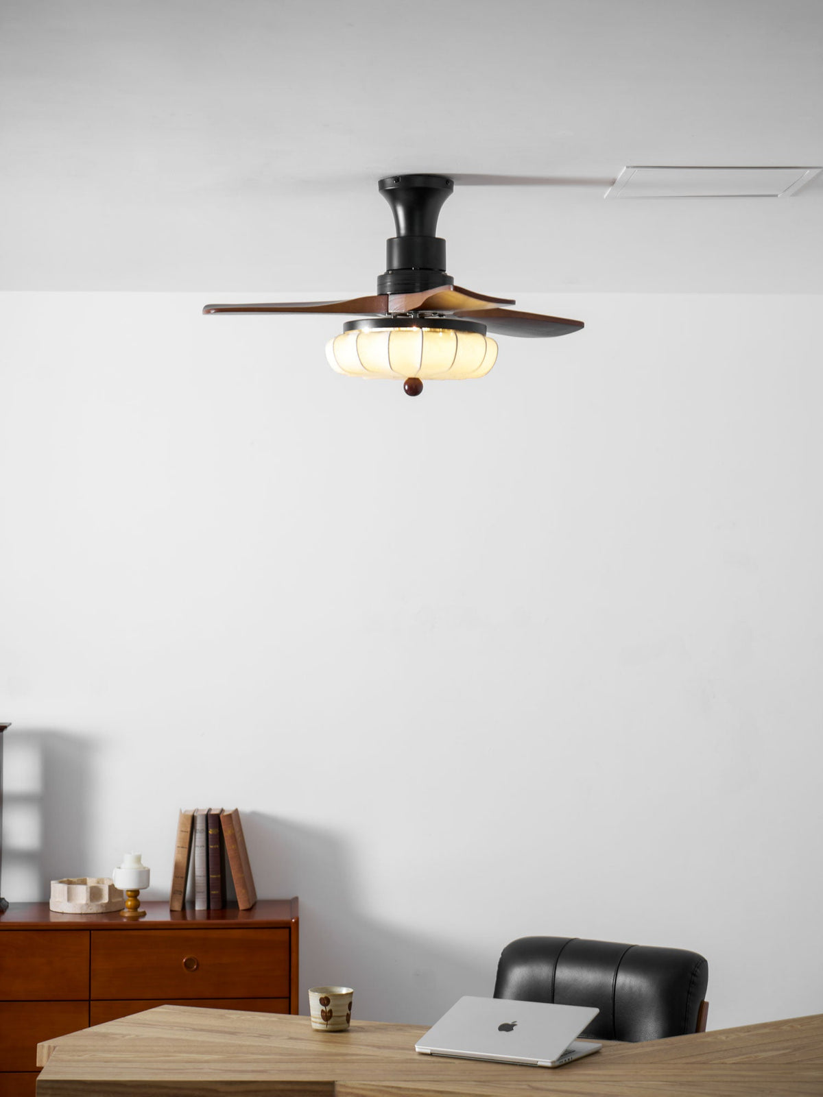 Ventilador de techo con luz Lotara en un salón acogedor – imagen 27