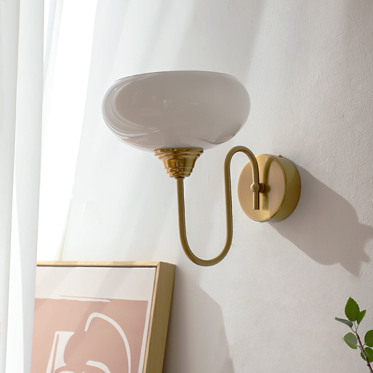 Aplique de pared de cristal Pomela en un dormitorio acogedor – imagen 14