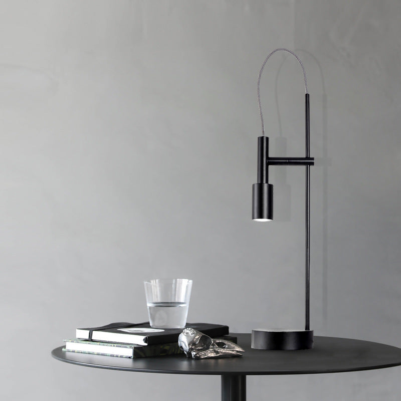 Zureya - Lámpara de Mesa Moderna de Metal con Luz LED - Diseño Elegante y Acogedor para Mesitas de Noche y Escritorios