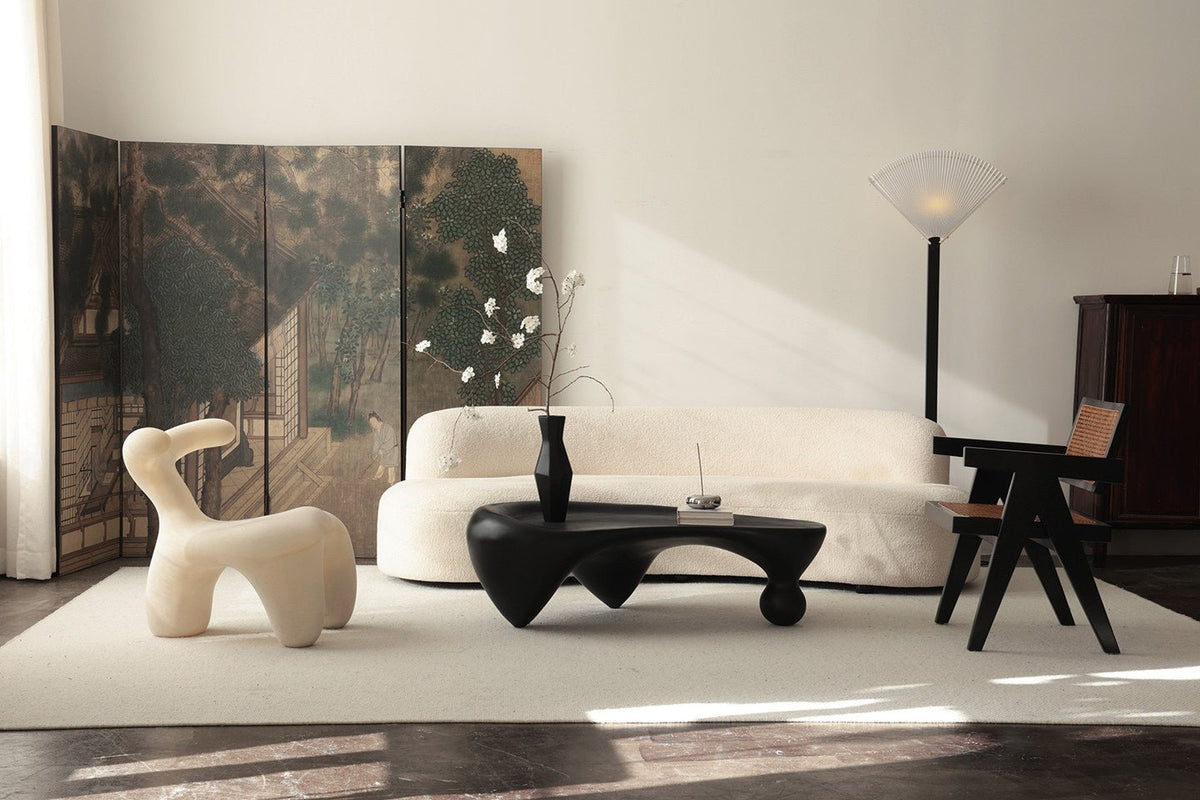 Lámpara de pie abanico plisado Ventalia en un salón sereno – imagen 13