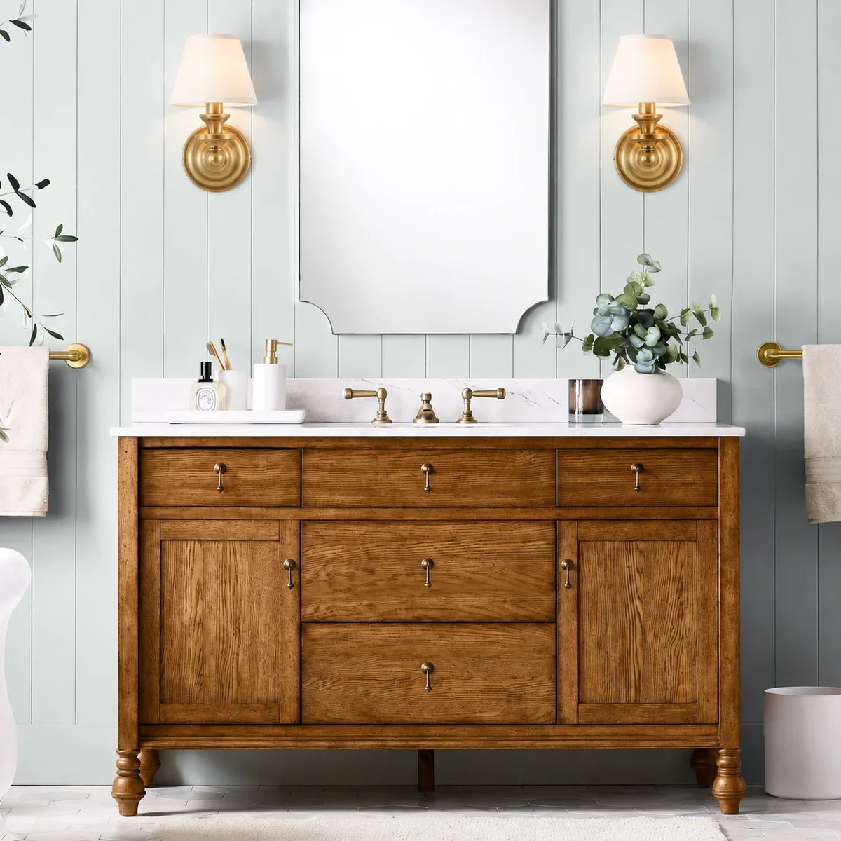 Aplique de pared retro Brezina junto a un cabecero – imagen 23