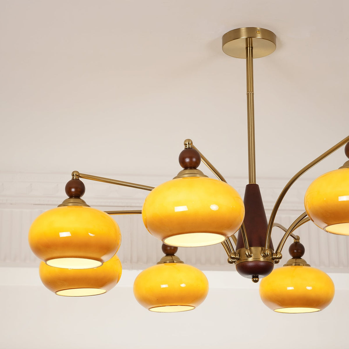Lámpara de araña retro Tostela en un comedor acogedor – imagen 18