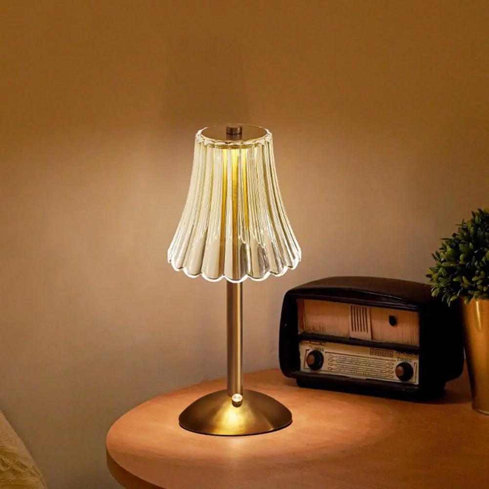 CristalÉpoca – Lámpara de Mesa con Encanto Retro